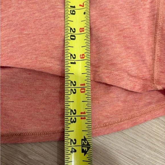 Lululemon Athletica Back In Action Long Sleeve - Picture 6 of 6